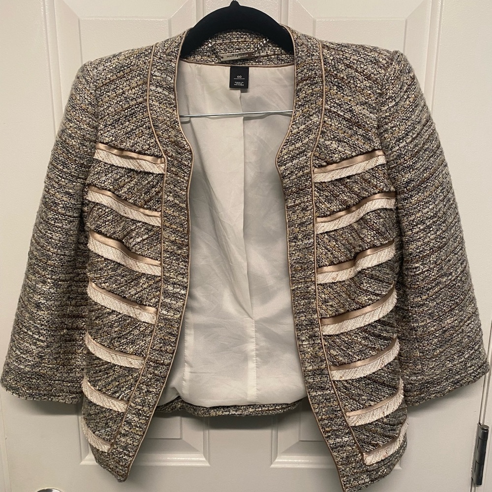 White House Black Market Cropped Blazer, size 00